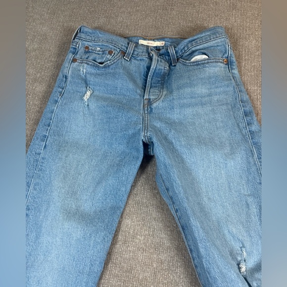 Levi’s Premium Wedgie Fit High Rise Straight Leg Jeans Distressed Women’s 28 - Picture 2 of 6